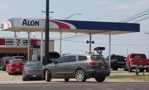 UPDATED: Local residents line up to buy gas as rumors of shortage spread