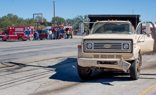 West Walker wreck damages three vehicles