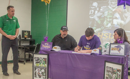 From Buckaroo to Cowboy: Rance Russell signs with Hardin-Simmons