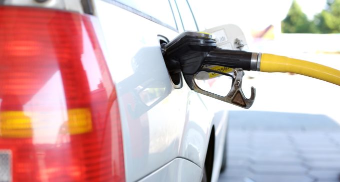 Gas prices drop in advance of Thanksgiving holiday