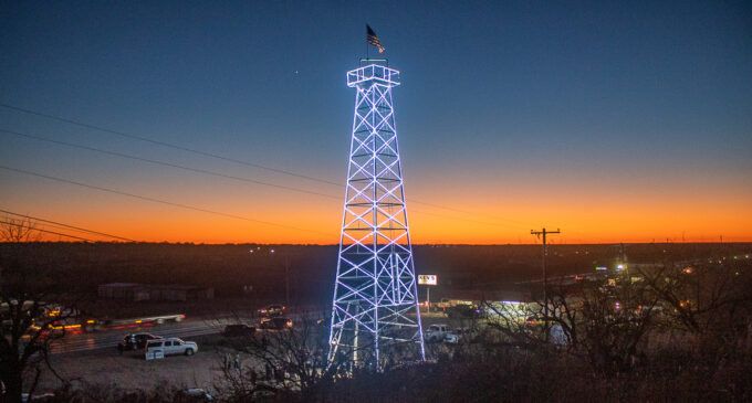 Tommy Wimberley dedicates vintage oil derrick to community and in memory of his son