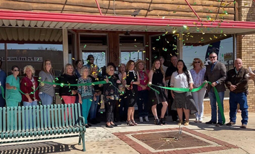 Melinda Fore Insurance Agency hosts ribbon-cutting for downtown location of Farmers Insurance