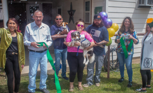 Barks & Bubbles celebrates grand opening with ribbon-cutting