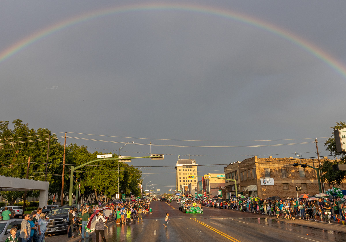 Breckenridge gets fired up for tonight’s game with parade