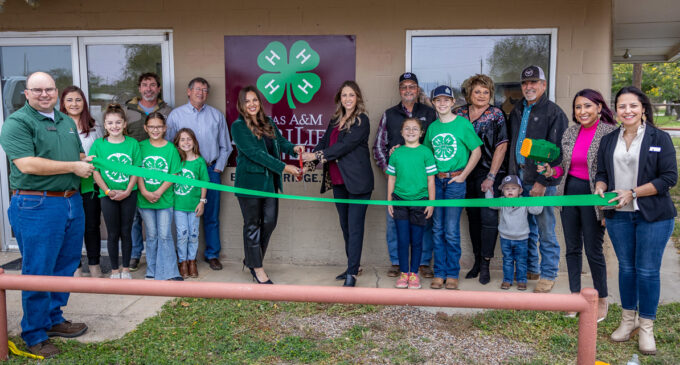 Agrilife Extension office celebrates Chamber of Commerce membership with ribbon-cutting