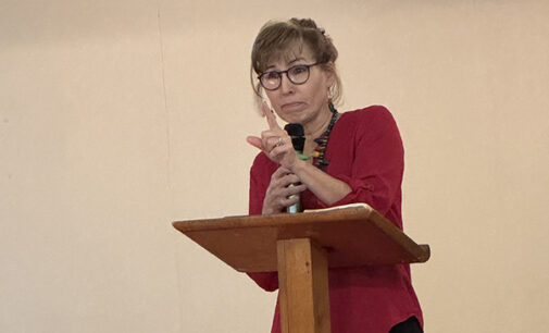 Best-selling author Lisa Wingate speaks at Woman’s Forum
