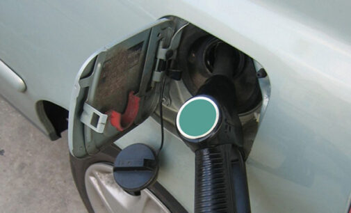 Texas gas prices rise slightly while US average falls