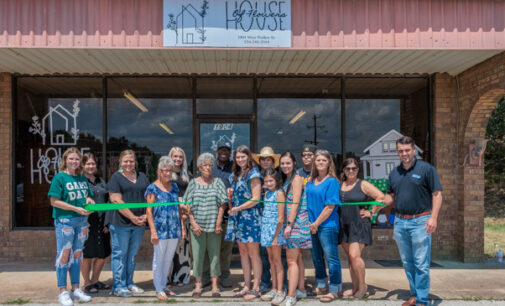 House of Flowers hosts ribbon-cutting ceremony with Breckenridge Chamber of Commerce