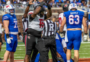 Louisville Cardinal Jerry Lawson in Dallas – Photos by Tony Pilkington and Brant Thurmond