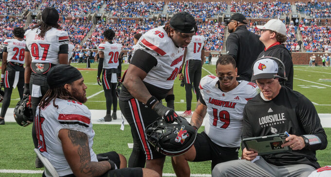 Covering a Buckaroo on the big stage: A Breckenridge reporter’s trip to see Jerry Lawson play DI Football