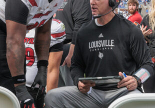 Louisville Cardinal Jerry Lawson in Dallas – Photos by Tony Pilkington and Brant Thurmond