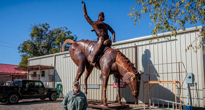 That’s one big Buckaroo: Cindi Woodward commissions artist Joe Barrington to create giant Buckaroo sculpture