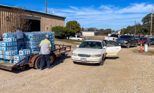 Breckenridge residents continue to deal with lack of water as crew works to replace broken valve