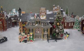 Breckenridge Fine Arts Center hosts holiday exhibits, auction and photo contest