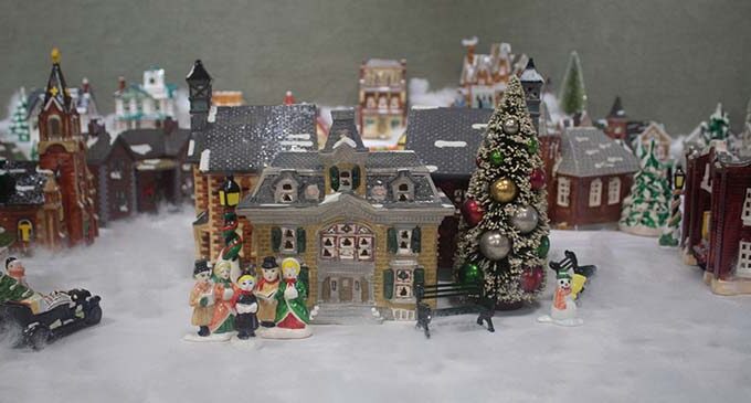 Breckenridge Fine Arts Center hosts holiday exhibits, auction and photo contest