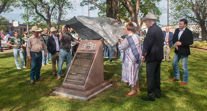 Stephens County unveils ‘Alamo Letter’ monument, celebrates courthouse’s 100th anniversary