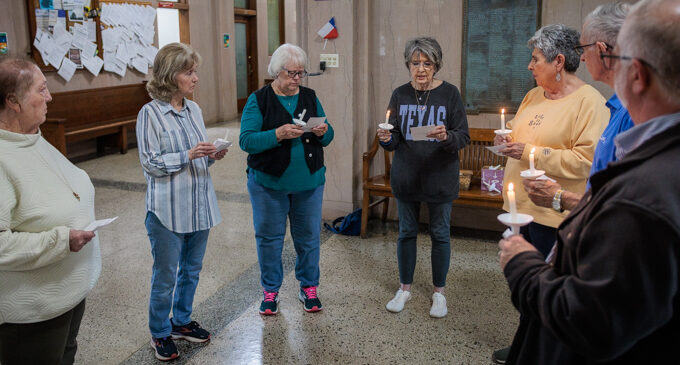 Child Welfare Board honors victims of child abuse with candlelight vigil at Stephens County Courthouse