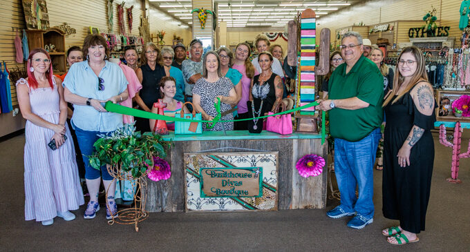 Bunkhouse Divas holds ribbon cutting for new location