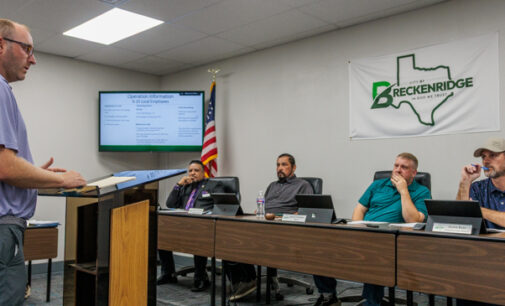 City Commission approves wind turbine recycling facility, ban on new vape shops, other items in recent meetings