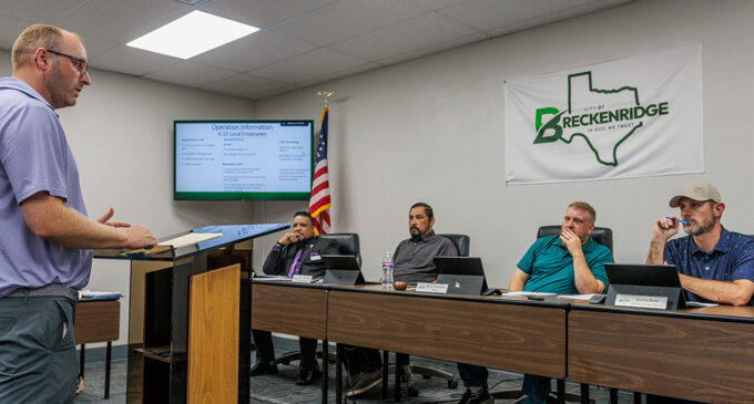 City Commission approves wind turbine recycling facility, ban on new vape shops, other items in recent meetings