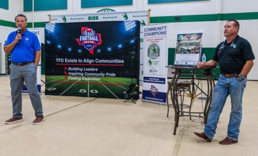 Former Super Bowl Champion brings lessons of football, life to Breckenridge